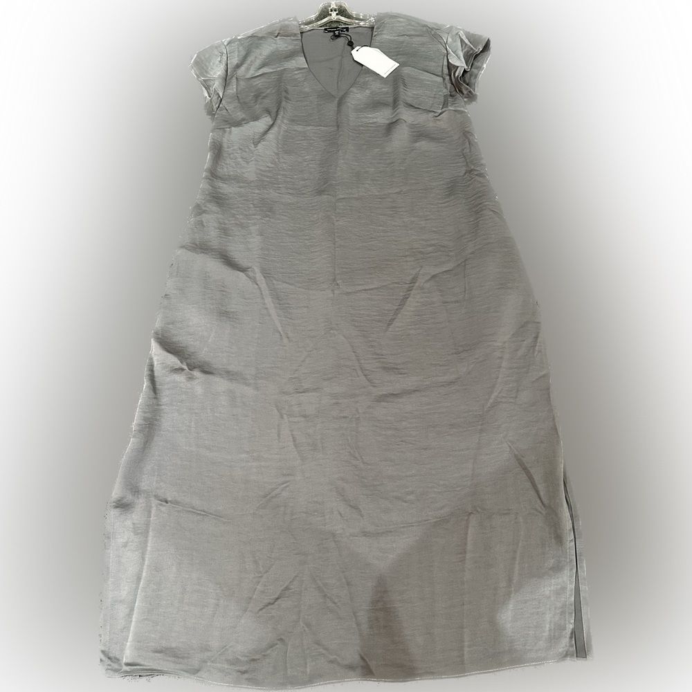 NWT Universal Standard XXS (women’s size 6-8) Sedona Sage Satin V-neck Dress